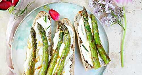 Tartines asperges vertes, labneh, miel, romarin (amap, veggie, printemps)