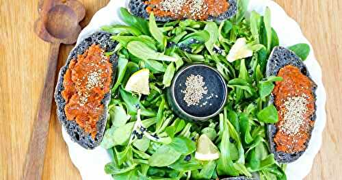 Salade de mâche, sauce sésame noir (amap, salade, vegan)
