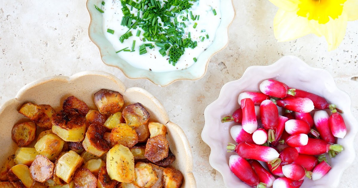 Pommes de terre au four, skyr végétal à la ciboulette, radis (vegan, sans gluten)
