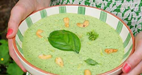 Soupe crue courgettes, cajou, basilic (vegan, cru, amap, sans gluten)