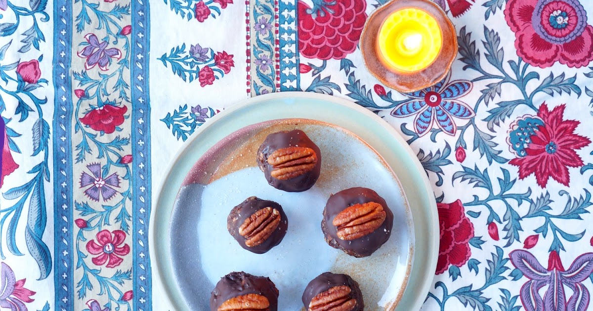Energy balls pécan, dattes, chocolat (goûter, dessert, vegan)