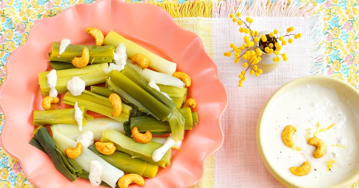 Petites crêpes au pourpier, poireaux, sauce cajou et bergamote