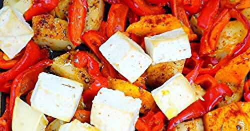 Repas sur plaque : courge, pommes de terre, poivrons, tofu (amap, vegan, sans gluten)