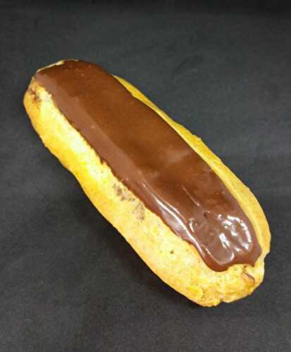 Éclair au chocolat