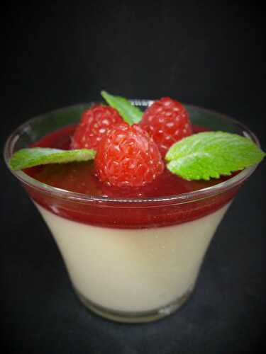 Panna cotta chocolat blanc et framboises