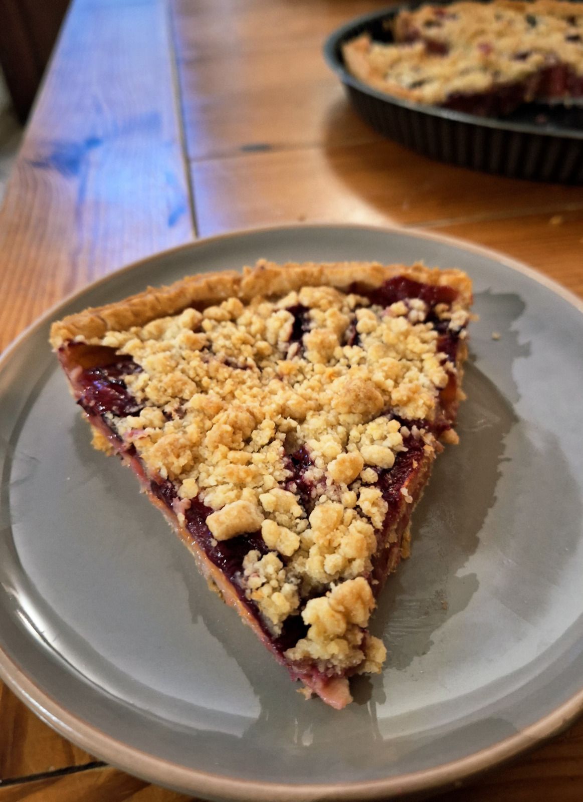 Tarte aux prunes rouges façon crumble