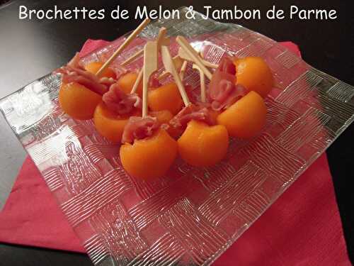 BROCHETTES DE BILLES DE MELON AU JAMBON DE PARME