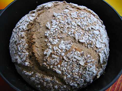 PAIN DE CAMPAGNE AUX GRAINES CUISSON EN COCOTTE