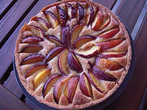 TARTE SABLÉE AUX NECTARINES & CRÈME D'AMANDES