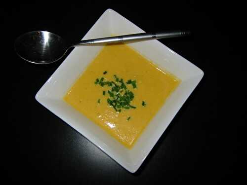 VELOUTÉ DE NAVETS AUX CAROTTES