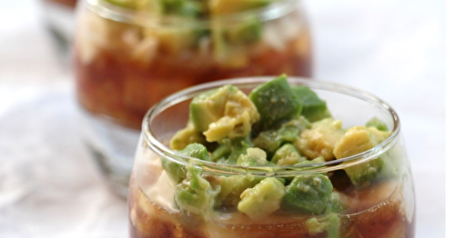 Verrine apéritive tomate mozza avocat