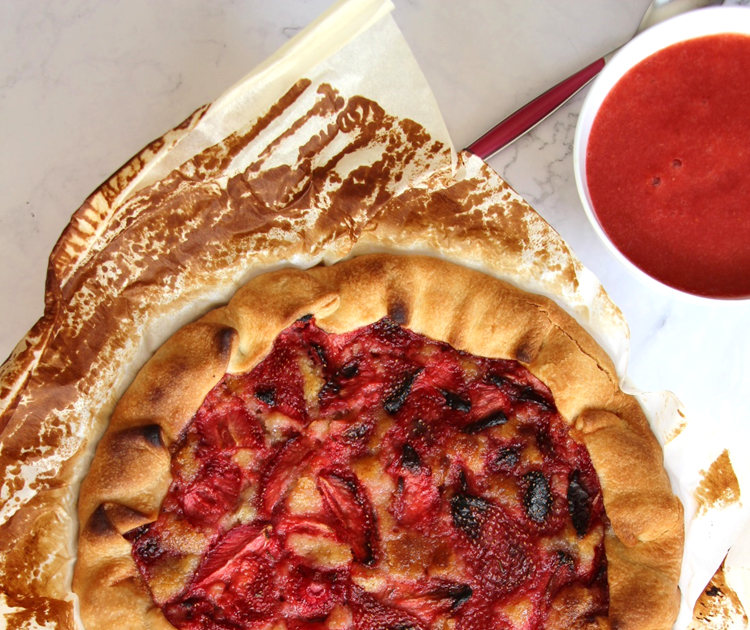 Tarte amandine aux fraises : la recette anti-gaspi pour sublimer des fraises trop mûres