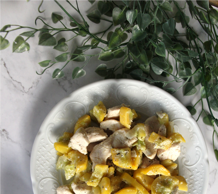 Recette facile de poulet aux courgettes jaunes et oignon rouge – savoureuse et légère