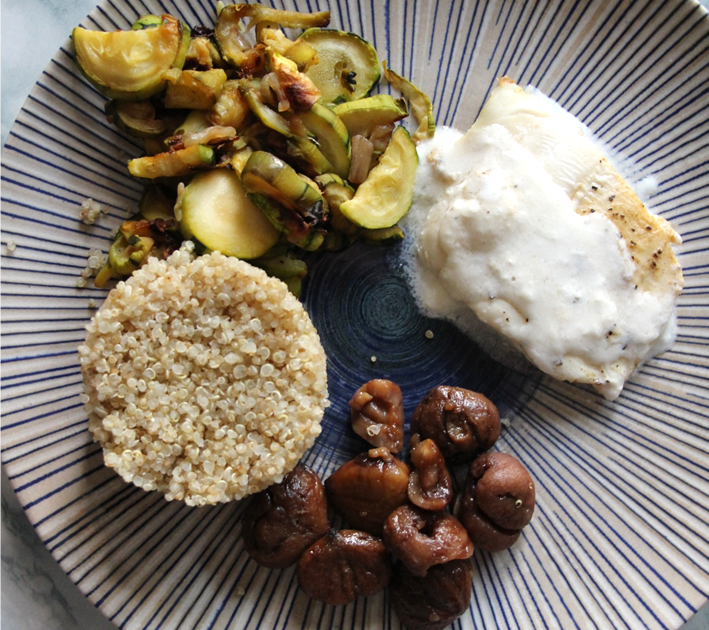 L’assiette du jour : Filet d’églefin au curry vert, quinoa, courgettes et marrons  