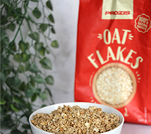 Granola maison aux flocons d’avoine, cacahuètes et sirop d’érable
