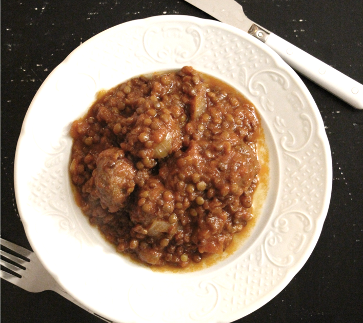 Ragoût de lentilles aux boulettes et chorizo : recette mijotée facile d'hiver