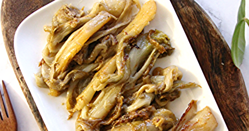 Endives fondantes au Roquefort : une recette simple et gourmande pour sublimer un classique hivernal.
