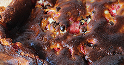 Gâteau léger aux fraises, skyr et pépites de chocolat : la recette gourmande et aérienne