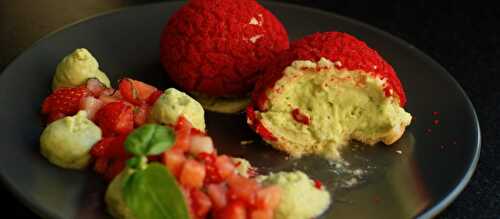 Choux craquelin au crémeux basilic et tartare de fraises