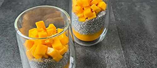 Pudding graines de chia, lait de coco et mangue