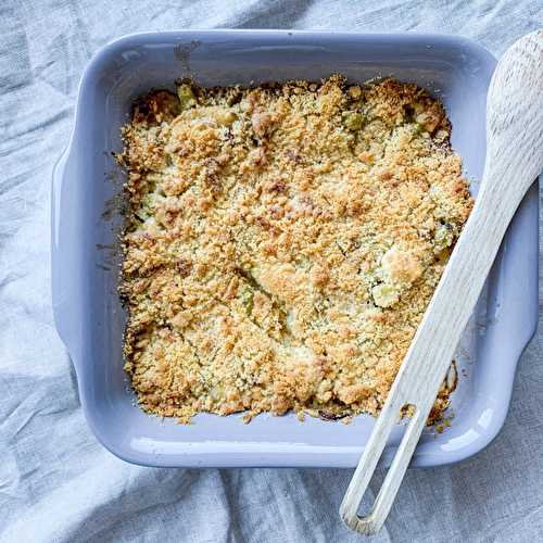 Crumble salé, courgettes, lardons et fromage de chèvre