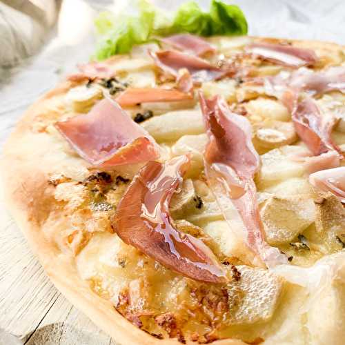 Pizza poire, roquefort et jambon cru