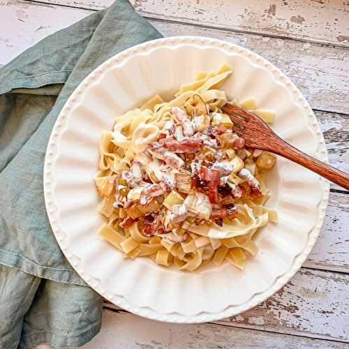 Tagliatelles lardons et crème de poireaux