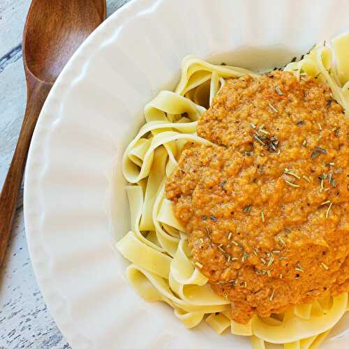 Tagliatelles la sauce aubergine et tomates maison