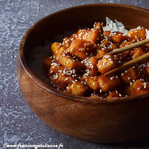 Tofu frit à la sauce pimentée (dubu gangjeong) (végétarien, vegan)