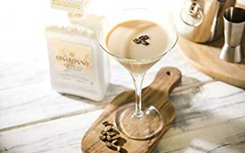 Velvet White Espresso Martini (Crème d’Amaretto, liqueur de café, Vodka)