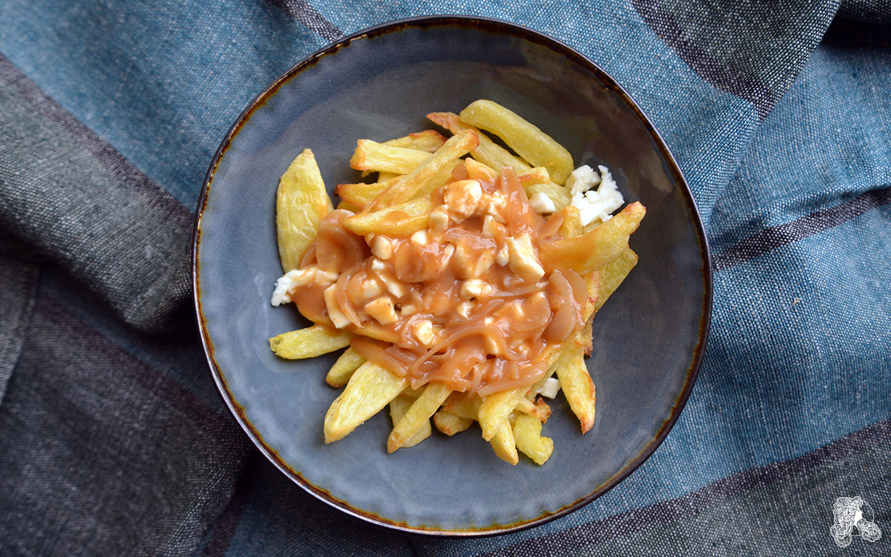 Poutine à la bière et sauce barbecue