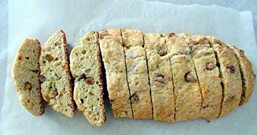 Biscottis à la banane et aux pistaches