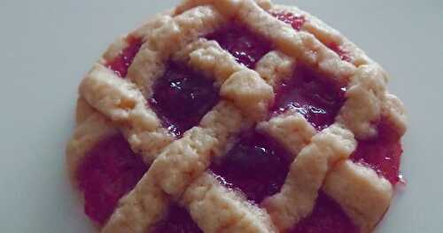 Biscuits fraise à la crème