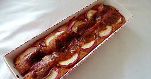 Cake au caramel et aux nectarines