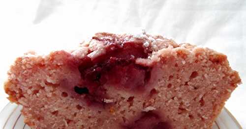 Cake aux fraises et aux biscuis roses de Reims