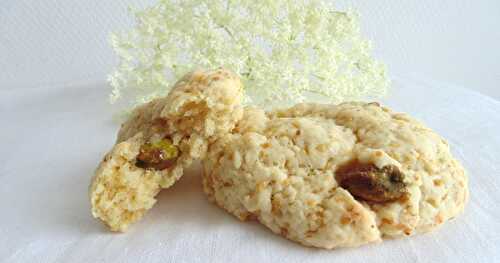 Cookies aux fleurs de sureau et aux pistaches
