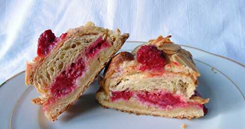 Croissants aux amandes et aux framboises