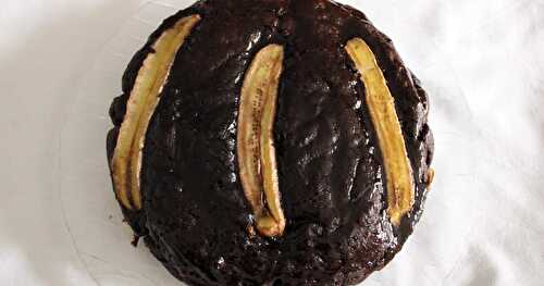 Gâteau à la banane, au sésame noir et au chocolat