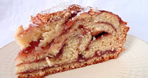 Gâteau à la ricotta et à la confiture de fraise