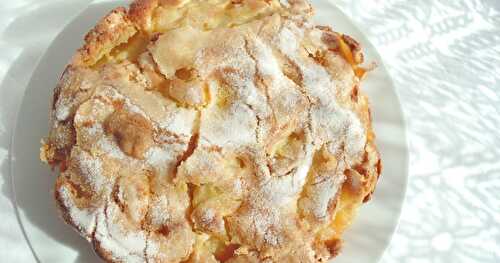 Gâteau aux poires et sa croûte de sucre