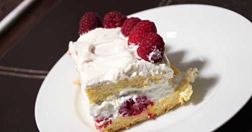 Gâteau d'anniversaire aux framboises allégé