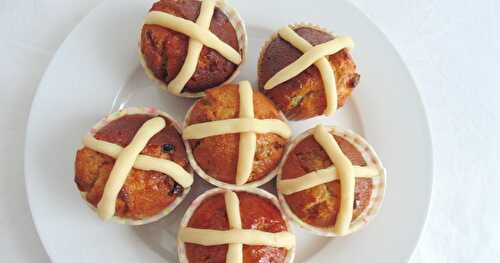 Hot cross cupcakes