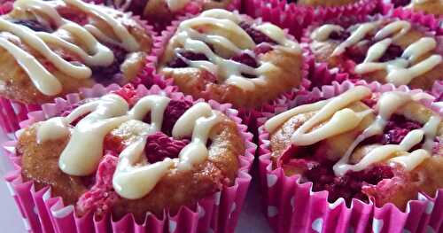 Muffins aux fruits rouges et pralines roses