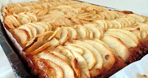 Tarte aux pommes sur crème d'amande (pâte au fromage blanc)