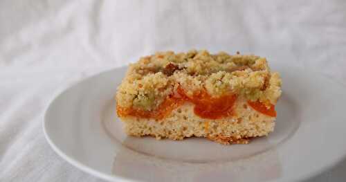 Tarte crumble briochée à l'abricot et pâte d'amande (pâte au fromage blanc et à l’huile facile et sans temps d’attente)