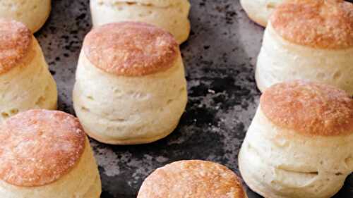 Biscuits soufflés - sont parfaits avec du fromage et confiture