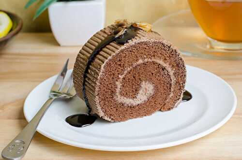 Comment faire un parfait gâteau roulé au chocolat : La recette la plus facile et la meilleure.