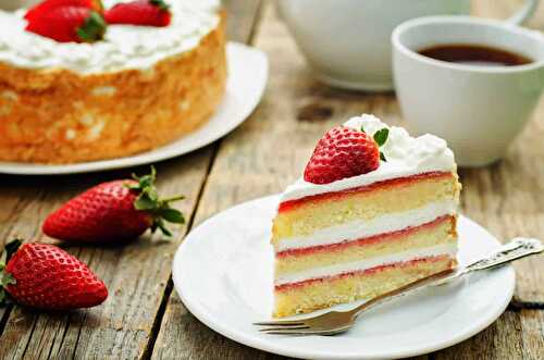 Gâteau à la crème et fraises : moelleux et savoureux
