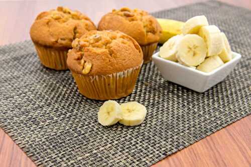 Muffins banane et noix : un vrai délice moelleux pour la collation.