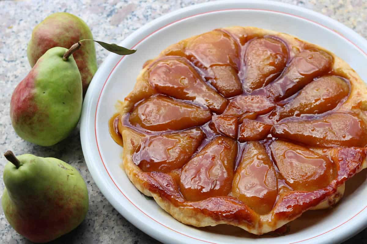 Tarte tatin aux poires caramélisées : la tarte renversée !